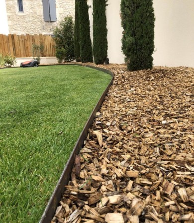 Comment poser une bordure Acier Corten ?